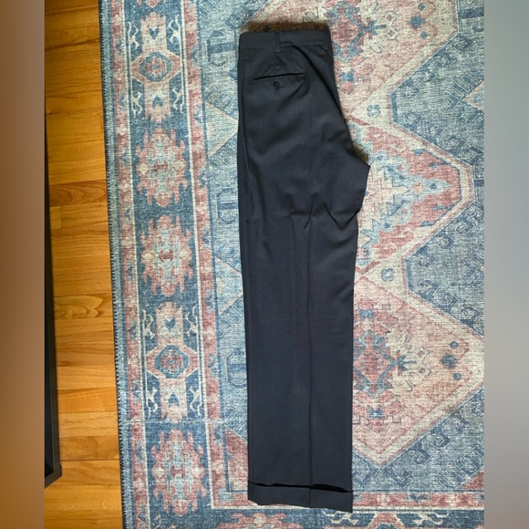 Brooks Brother’s Two Piece Suit - Dark Gray 100% Wool. - Picture 8 of 11